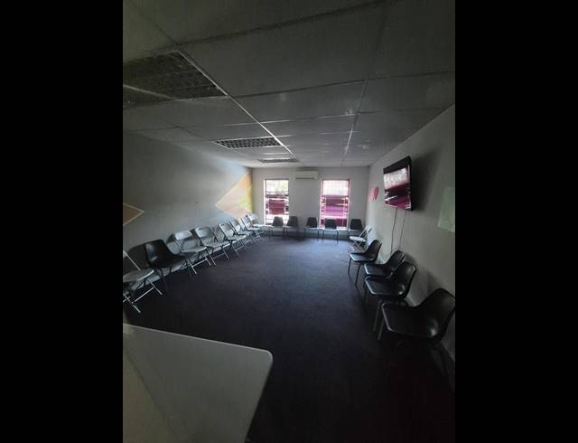987M² OFFICE FOR SALE IN PAULSHOF